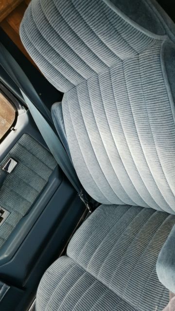 1990 Blue GMC Suburban