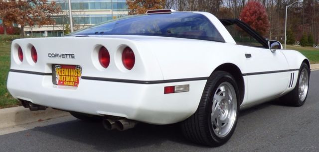1990 White Chevrolet Corvette Coupe