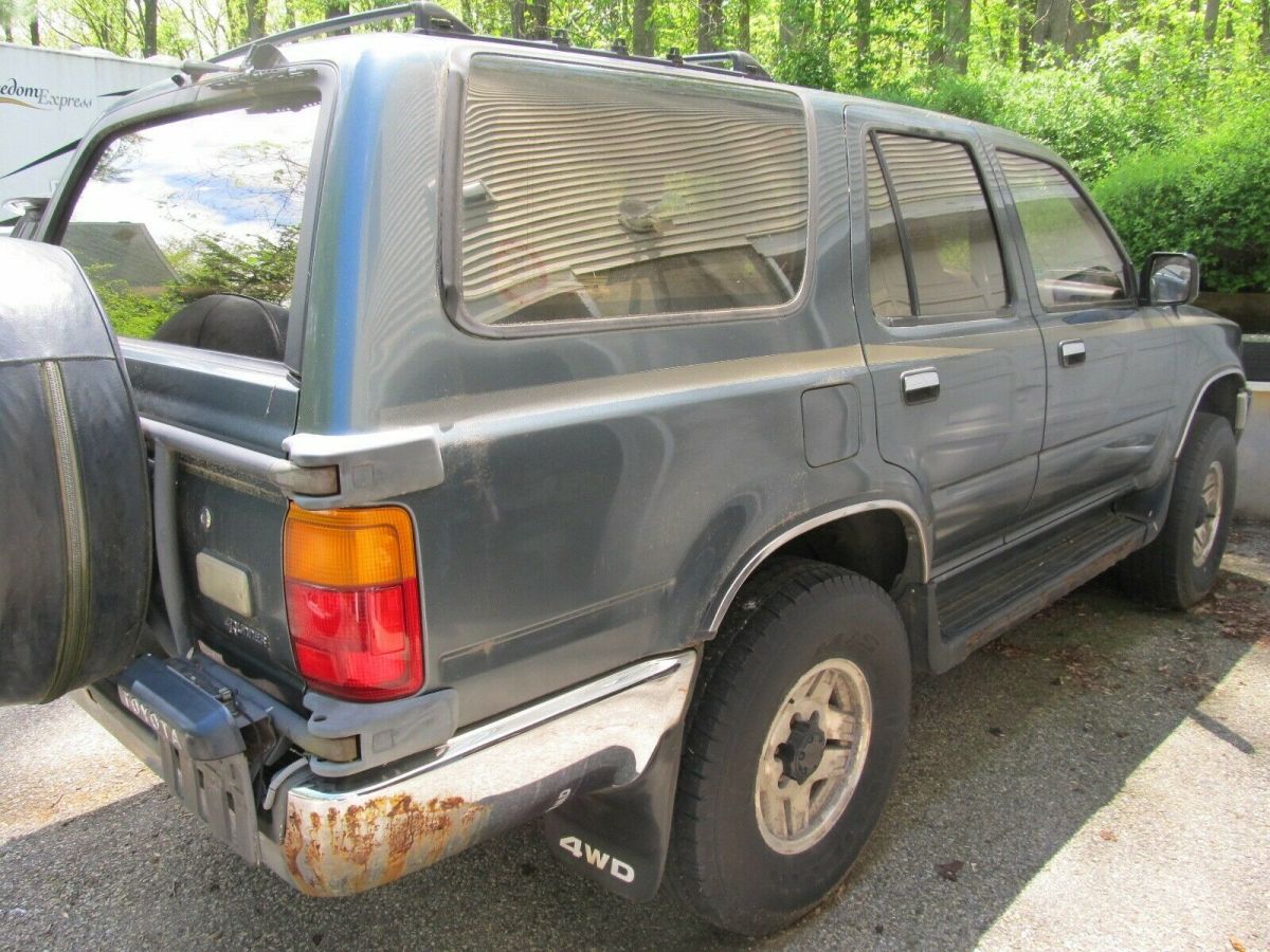 1990 Green Toyota 4Runner SUV
