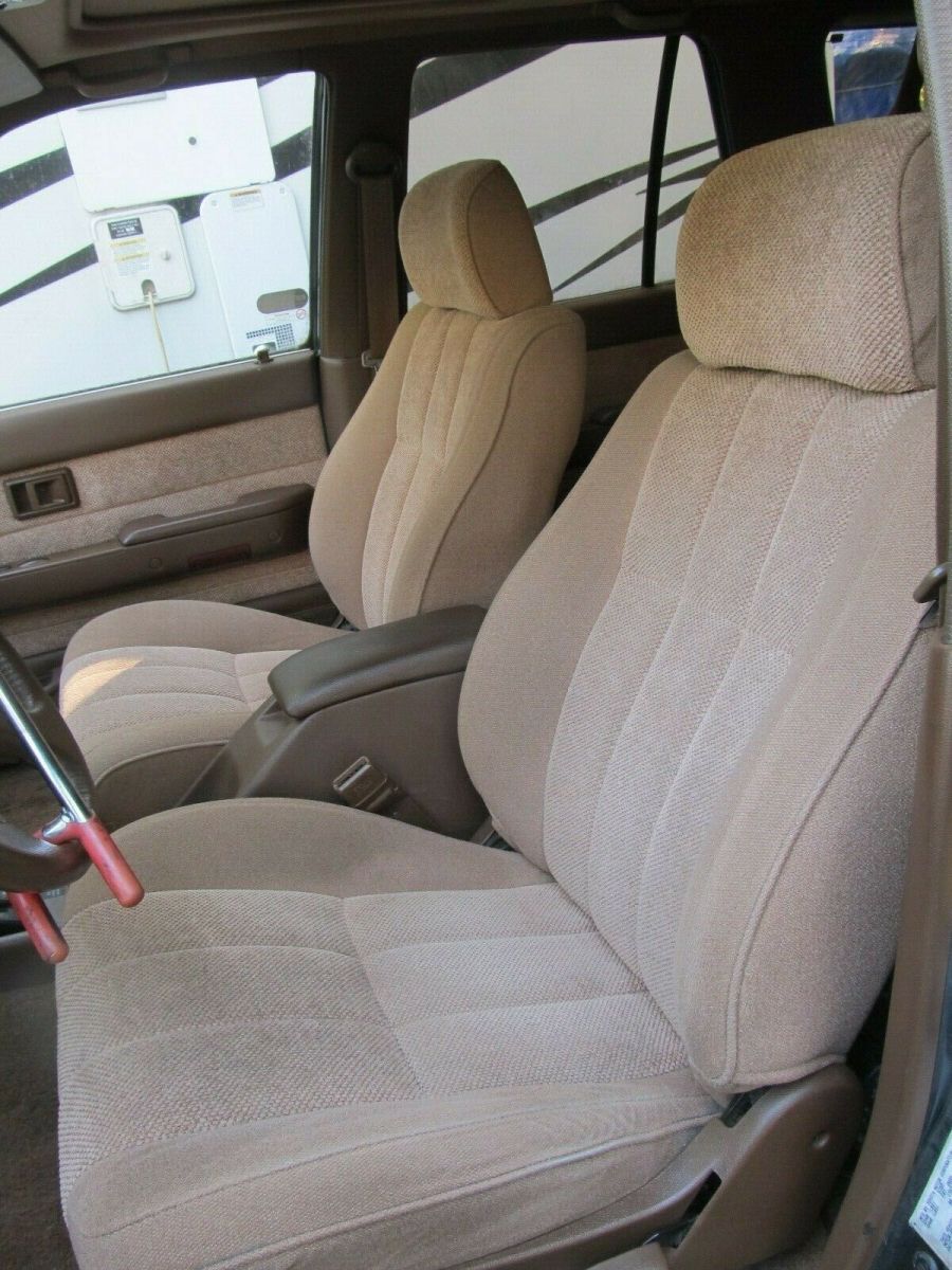 1990 Green Toyota 4Runner SUV