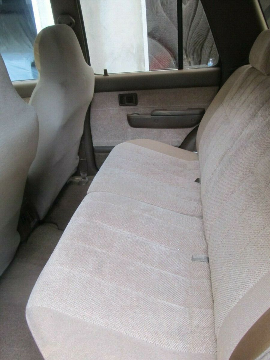 1990 Green Toyota 4Runner SUV