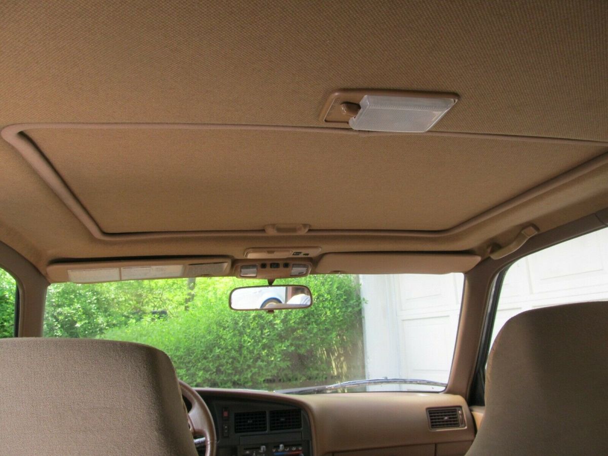 1990 Green Toyota 4Runner SUV