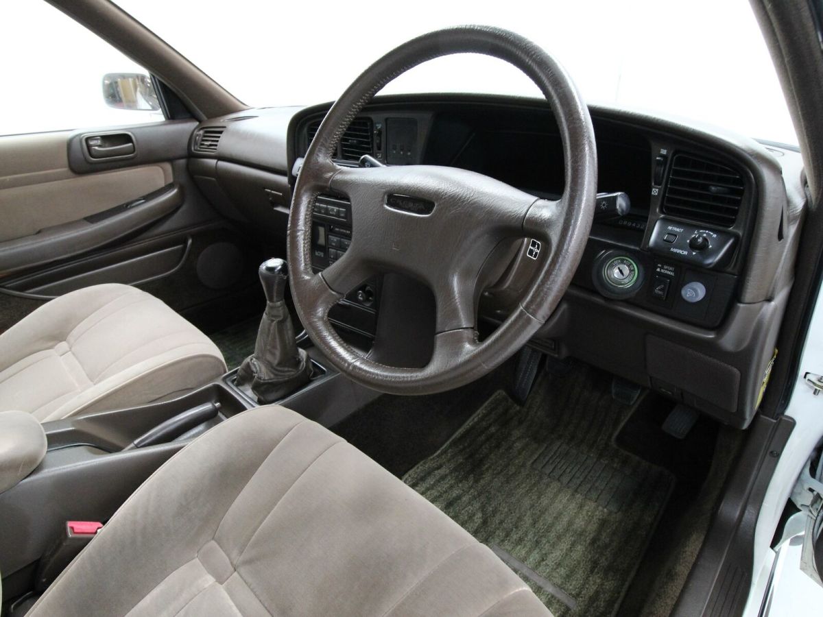 1990 White Toyota Cresta Sedan