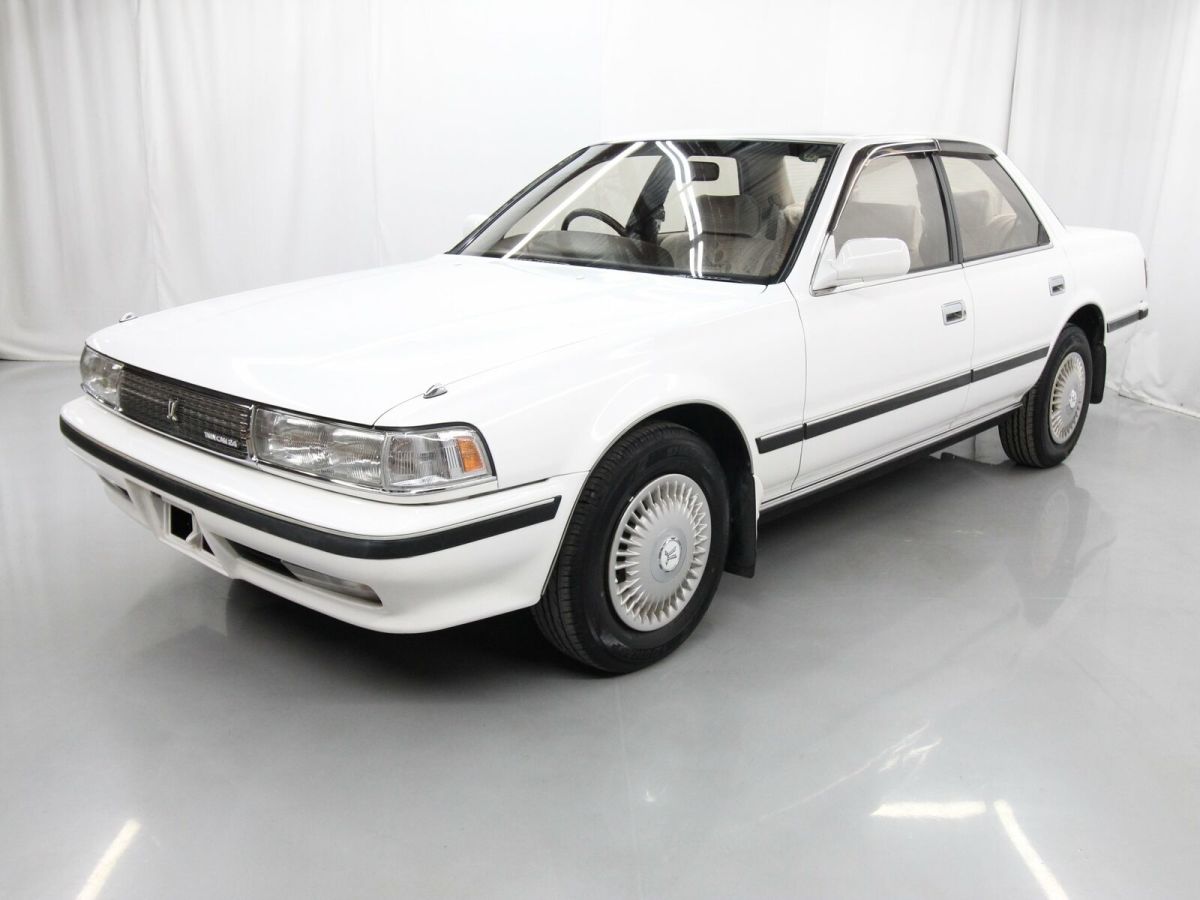 1990 White Toyota Cresta Sedan