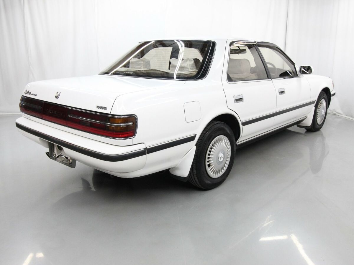 1990 White Toyota Cresta Sedan