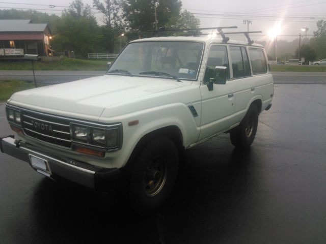 1990 White Toyota Land Cruiser SUV