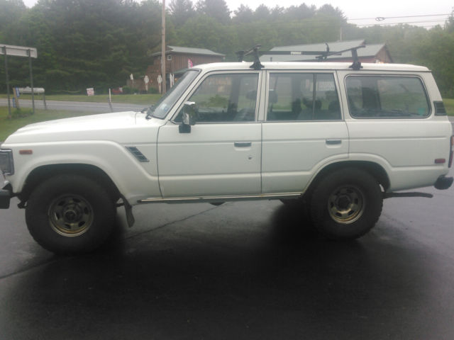 1990 White Toyota Land Cruiser SUV