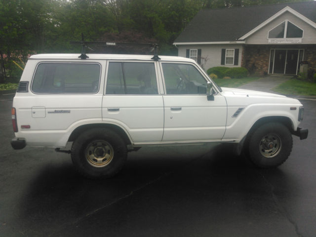 1990 White Toyota Land Cruiser SUV