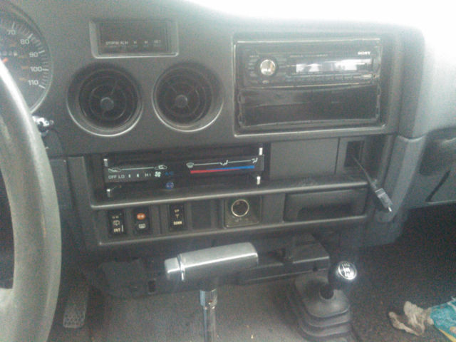 1990 White Toyota Land Cruiser SUV