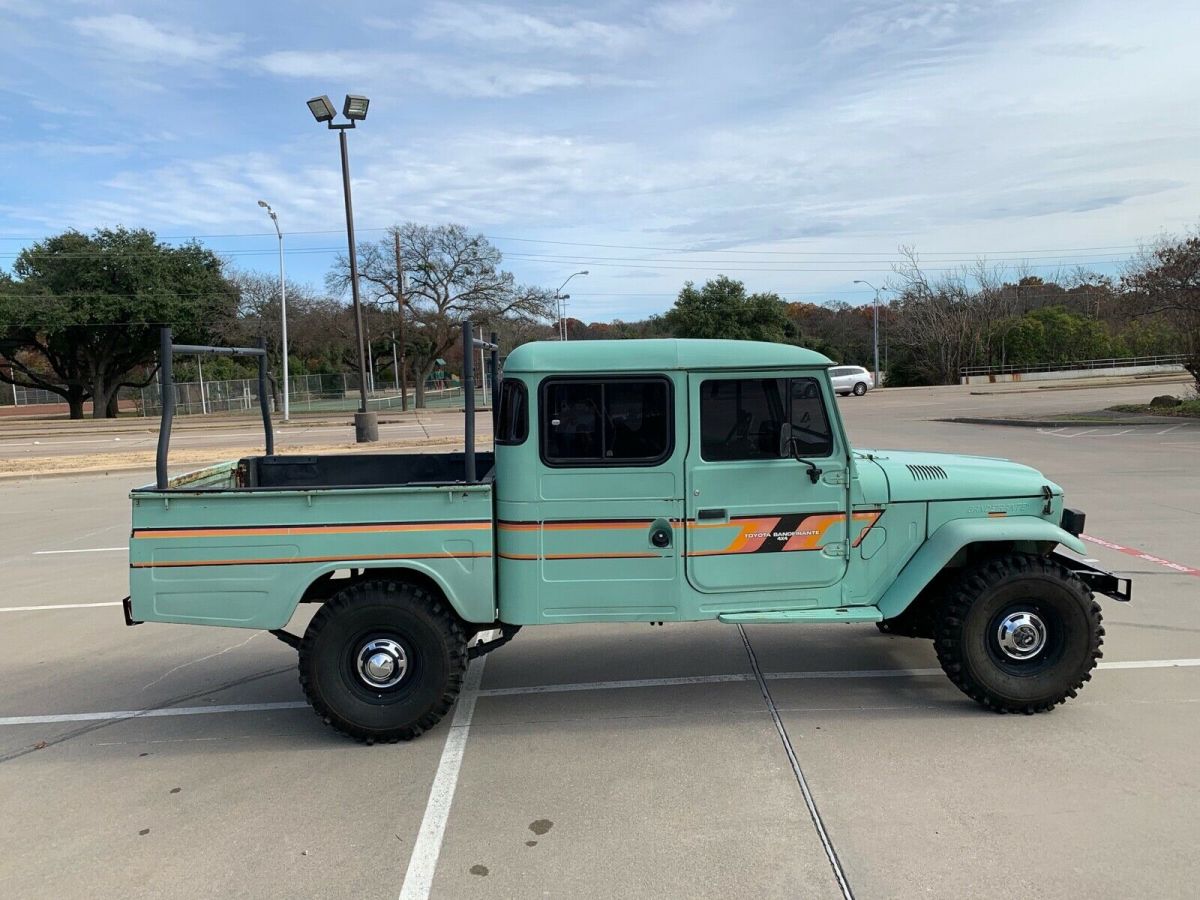 1990 Green Toyota Land Cruiser Crew Cab Pickup