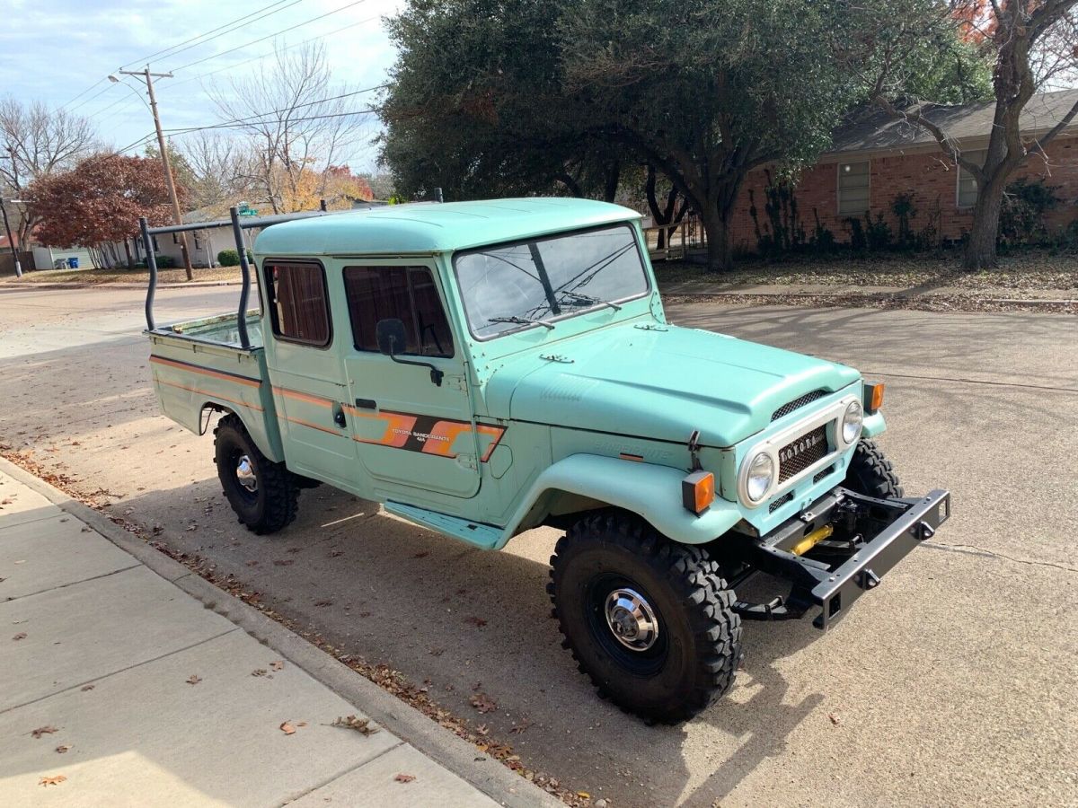1990 Green Toyota Land Cruiser Crew Cab Pickup