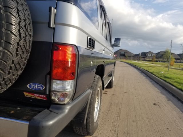1990 Silver/Blue Toyota Land Cruiser SUV