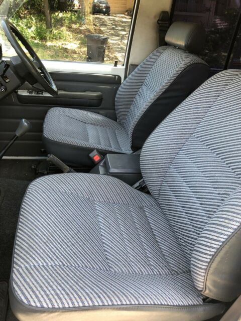 1990 White Toyota Land Cruiser Coupe