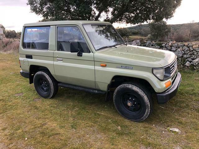 1990 Green Toyota Land Cruiser SUV
