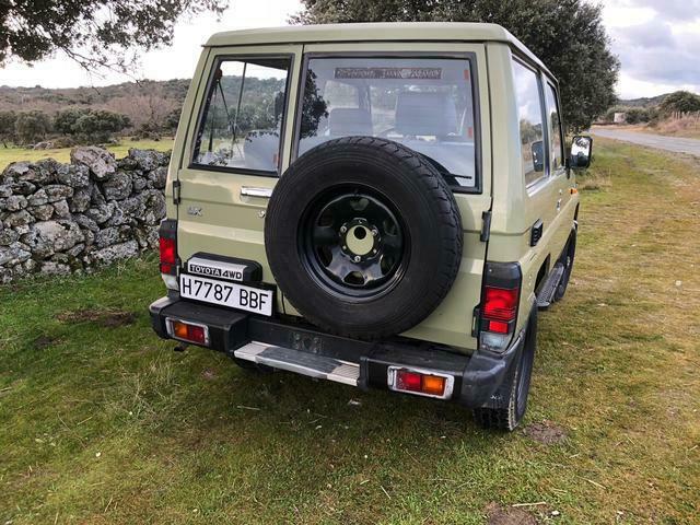 1990 Green Toyota Land Cruiser SUV