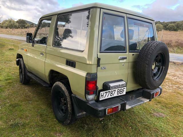 1990 Green Toyota Land Cruiser SUV