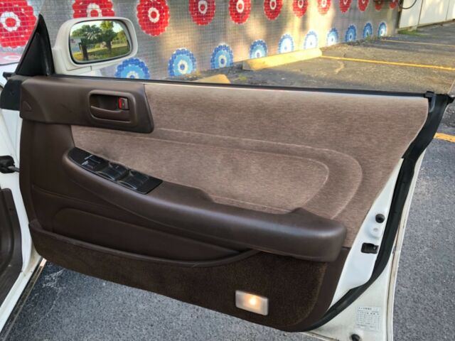 1990 White Toyota Mark 2 Sedan