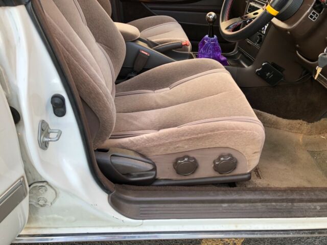 1990 White Toyota Mark 2 Sedan