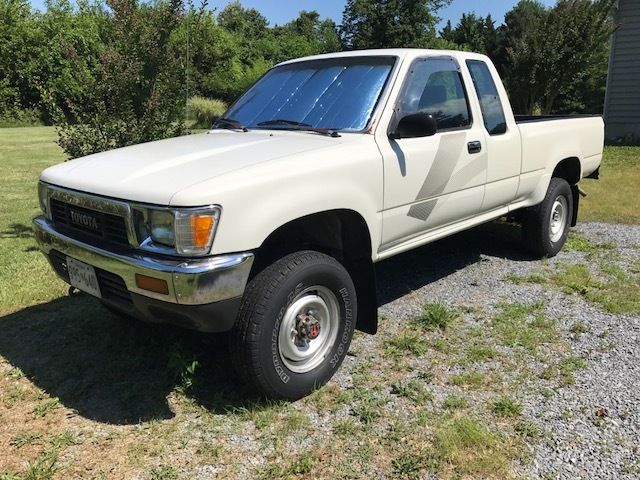 1990 White Toyota Other Extended Cab Pickup