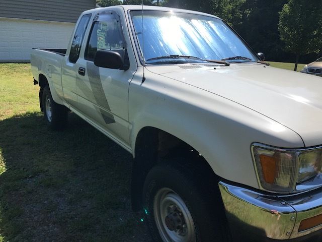 1990 White Toyota Other Extended Cab Pickup