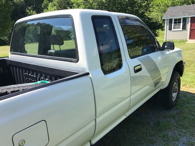 1990 White Toyota Other Extended Cab Pickup