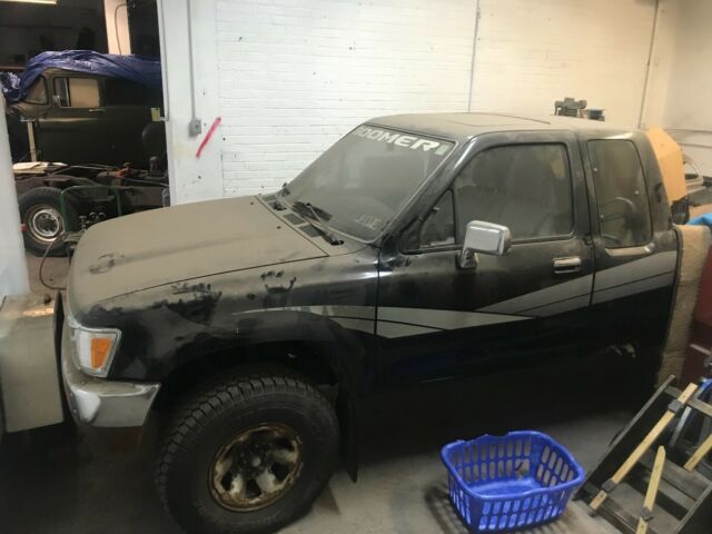 1990 Black Toyota Other Extended Cab Pickup