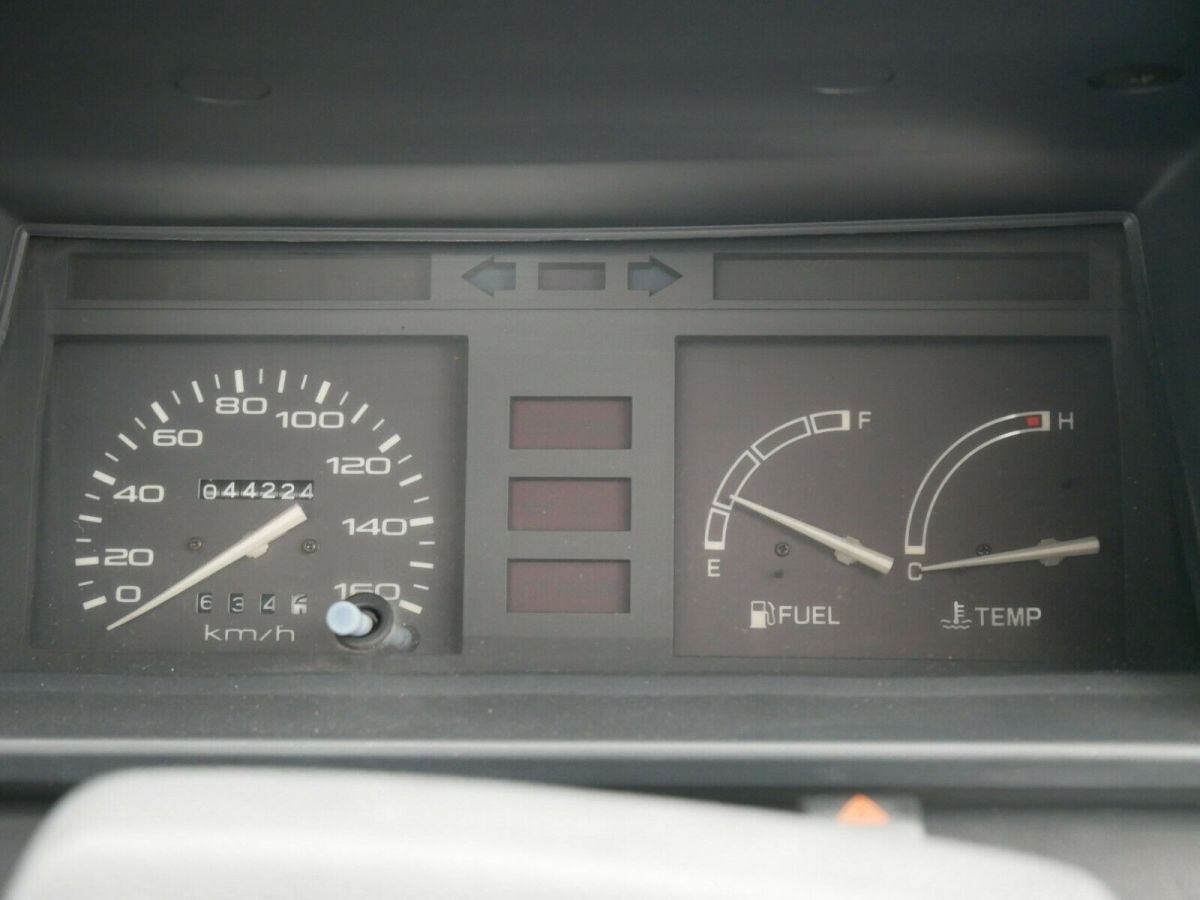 1990 White Toyota Town Ace