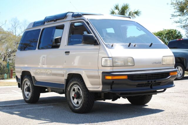 1990 Champagne Toyota Van Wagon Van Camper