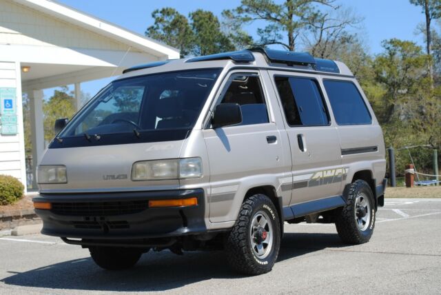 1990 Champagne Toyota Van Wagon Van Camper