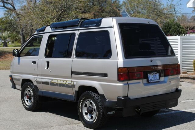 1990 Champagne Toyota Van Wagon Van Camper