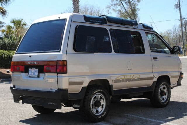 1990 Champagne Toyota Van Wagon Van Camper