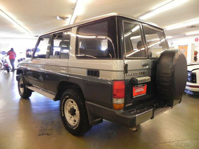 1990 Silver Toyota Land Cruiser