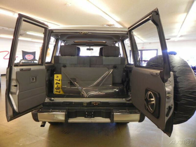 1990 Silver Toyota Land Cruiser