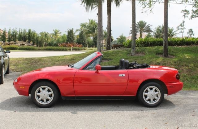 1990 Red Mazda MX-5 Miata Convertible