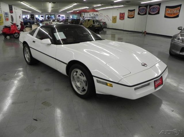 1990 White Chevrolet Corvette Hatchback