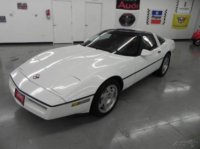 1990 White Chevrolet Corvette Hatchback