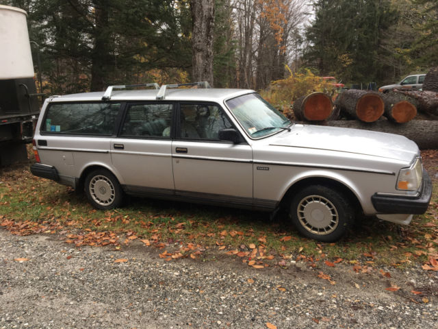 19900000 Silver Volvo 240 Wagon