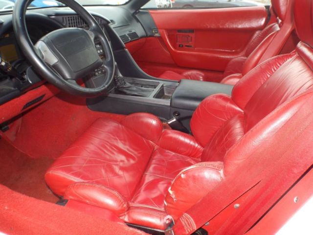 1990 White Chevrolet Corvette Hatchback