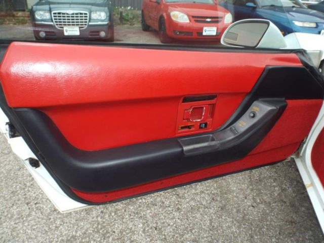 1990 White Chevrolet Corvette Hatchback