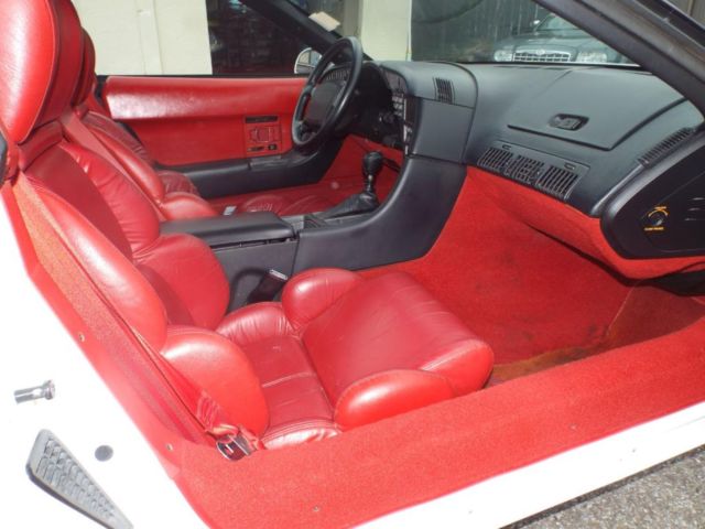 1990 White Chevrolet Corvette Hatchback