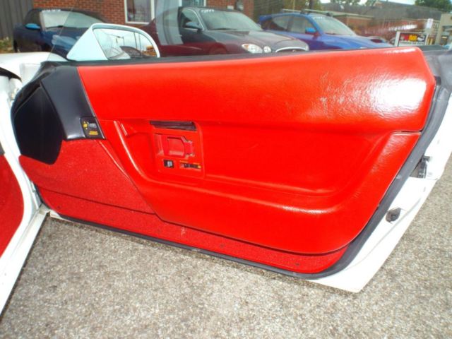 1990 White Chevrolet Corvette Hatchback