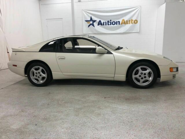 1990 White Nissan 300ZX