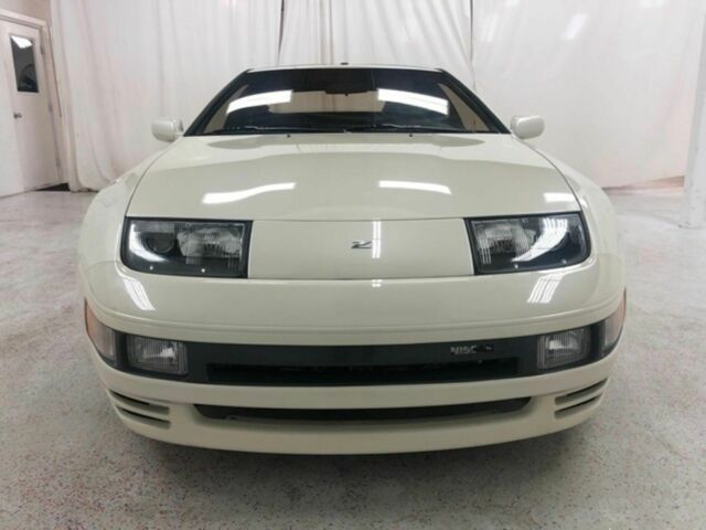 1990 White Nissan 300ZX