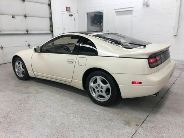 1990 White Nissan 300ZX