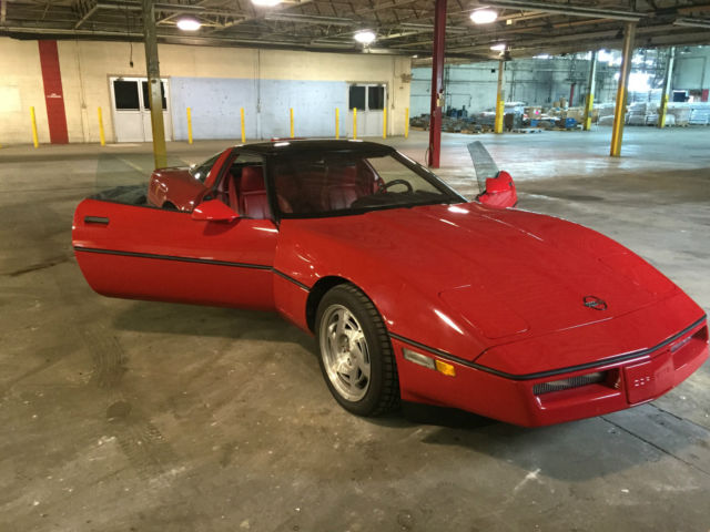 1990 Red Chevrolet Corvette Coupe/hatchback