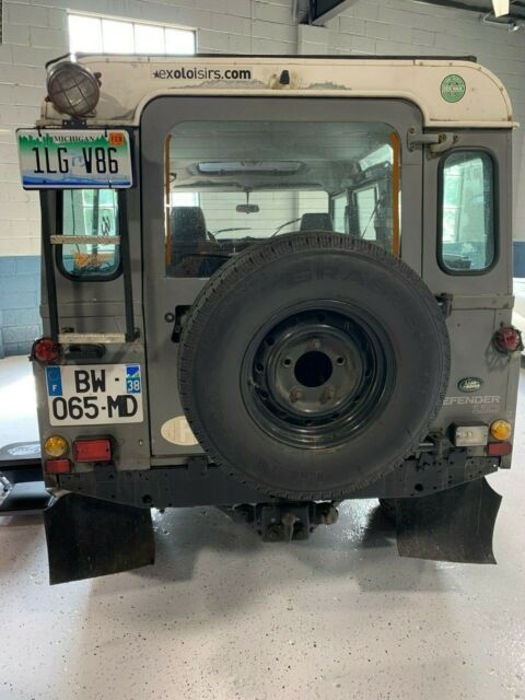 1991 Grey Land Rover Defender