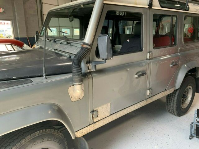 1991 Grey Land Rover Defender