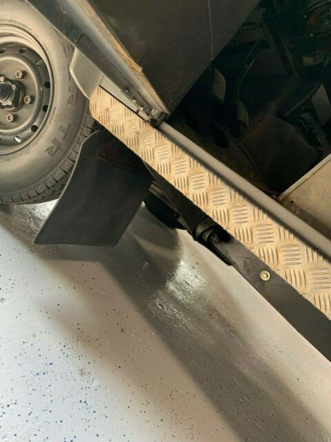 1991 Grey Land Rover Defender