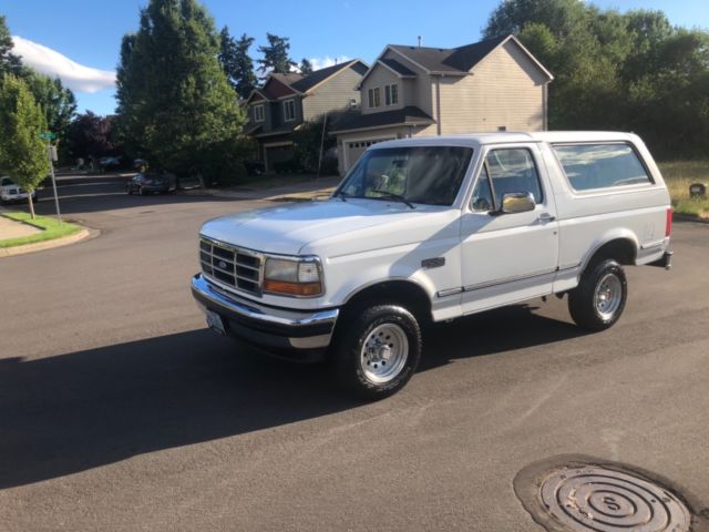 1992 White Ford Bronco SUV