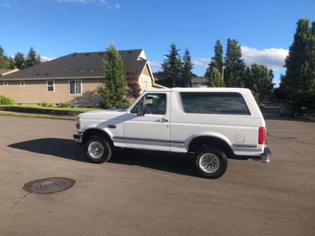 1992 White Ford Bronco SUV